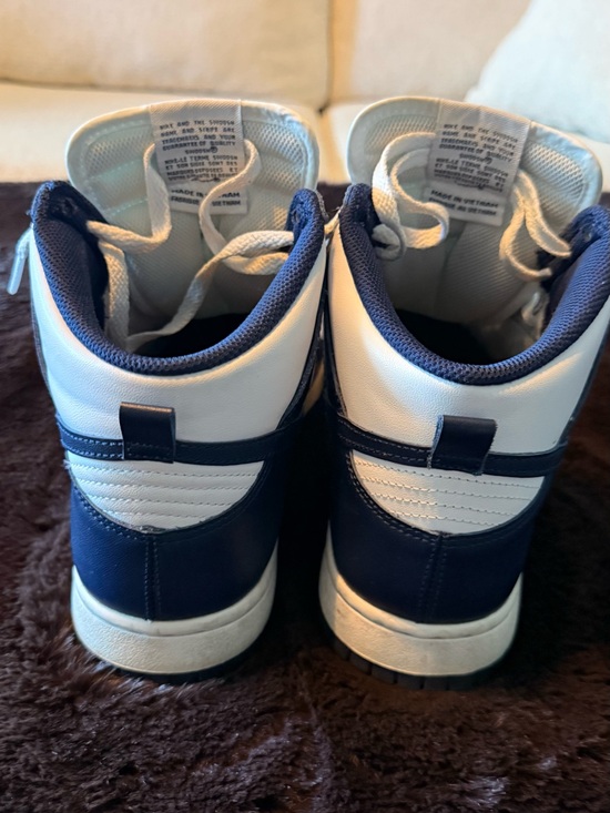 Nike High-Top Sneakers in White and Navy Blue main image 4